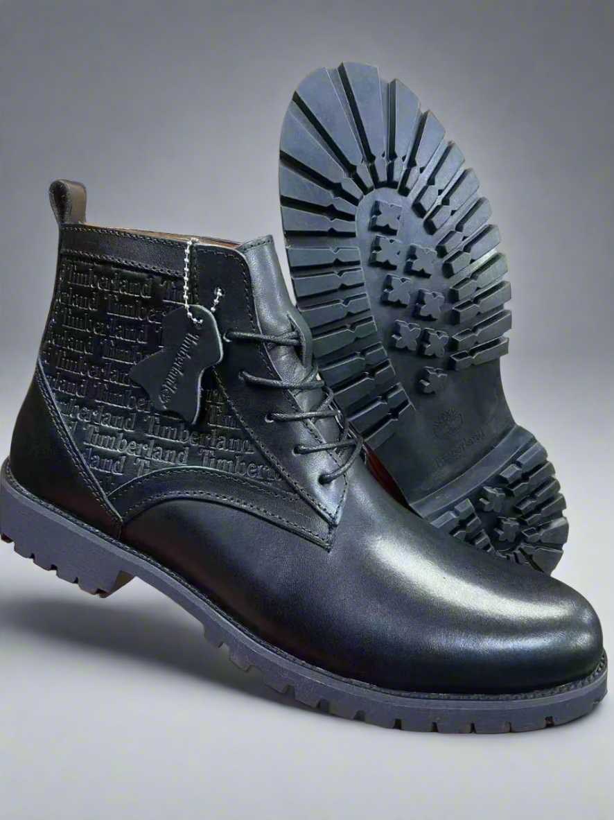 Timberland Men Leather Boots – Rugged Ankle Design.