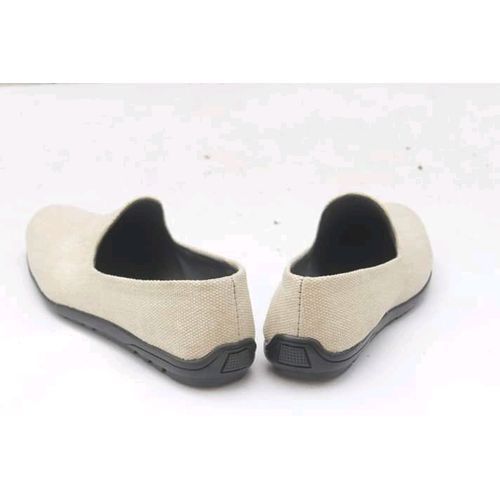 Trendy Cream-White Ankara Loafer.