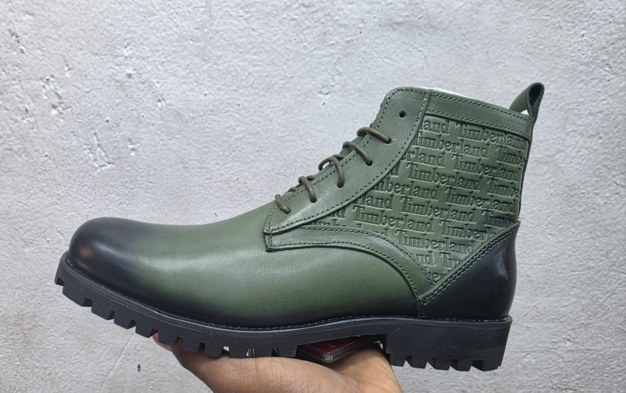 Timberland Men Leather Boots – Rugged Ankle Design