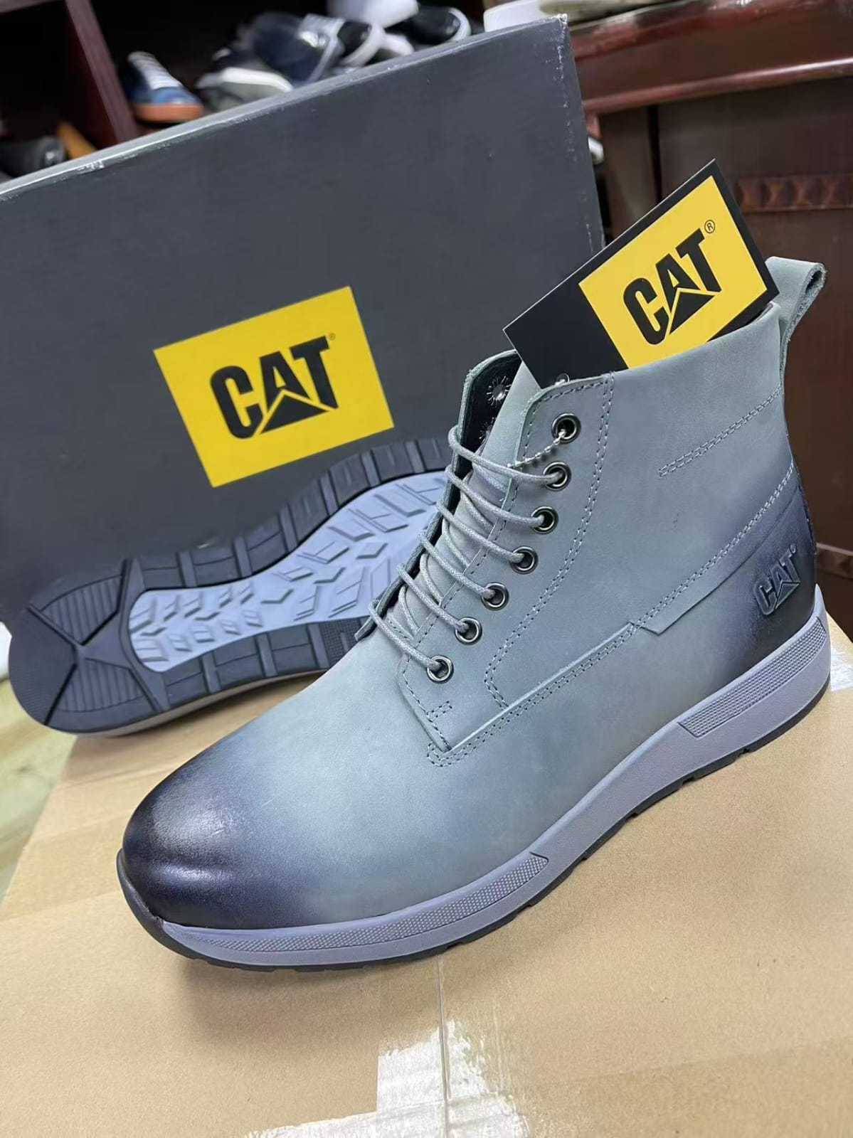 CAT Chronicler Chelsea Work Boots - Honey