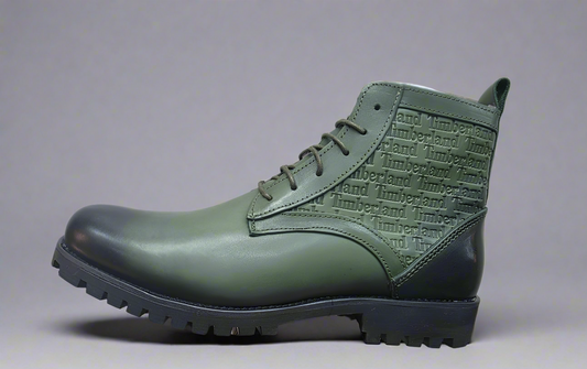 Timberland Men Leather Boots – Rugged Ankle Design.